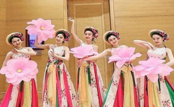 CHO THUÊ TRANG PHỤC BIỂU DIỄN 20/11 RẺ VÀ ĐẸP